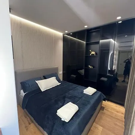 Apartament Of דירה